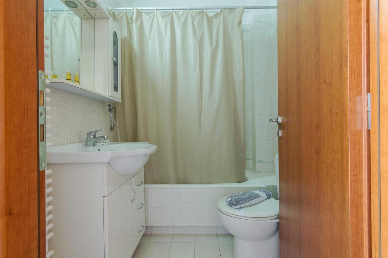 Comfort Apartment In Koukaki Athens Exterior photo